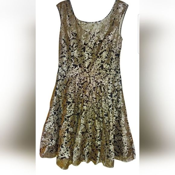🔥Vera Wang Black & Gold Embroidered Cocktail Dress NWT Sz. 2 - Picture 6 of 9